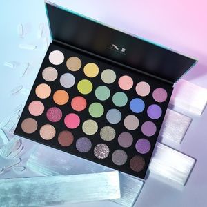 Morphe Icy Fantasy 351